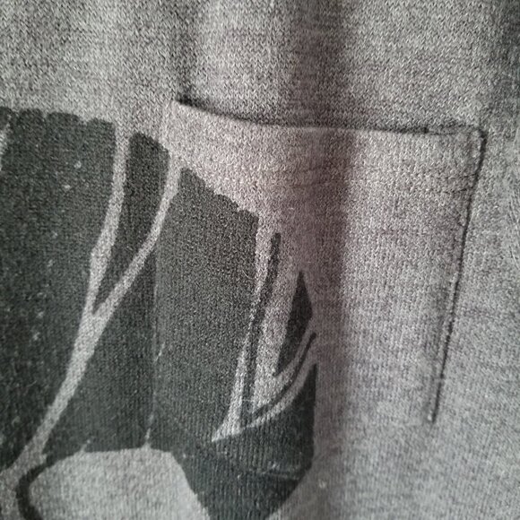 GO COUTURE skull V-neck tee with pocket XL - Picture 4 of 7